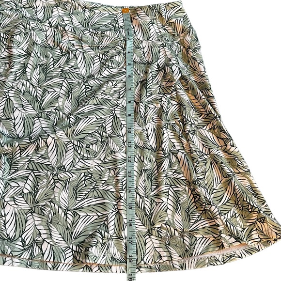 Eddie Bauer Short Skirt Size Large Green Leaf Print Faux Wrap Pull on Stretch - Picture 4 of 8